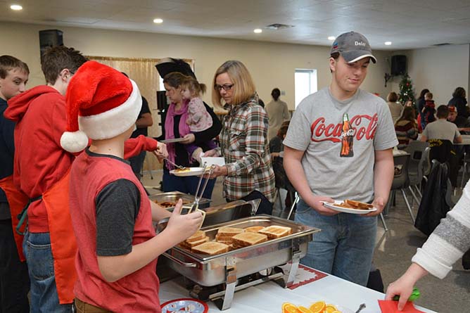 Santa visits Vankleek Hill for breakfast