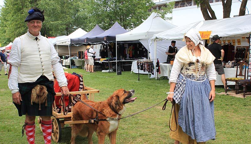 Re-enactors were also present at the Glengarry Highland Games. Bram Blenk and his wife, Lynn Blenk, was their first time parading through the Glengarry Highland Games in full epoch costume.  (Photo credit : Maxime Myre)