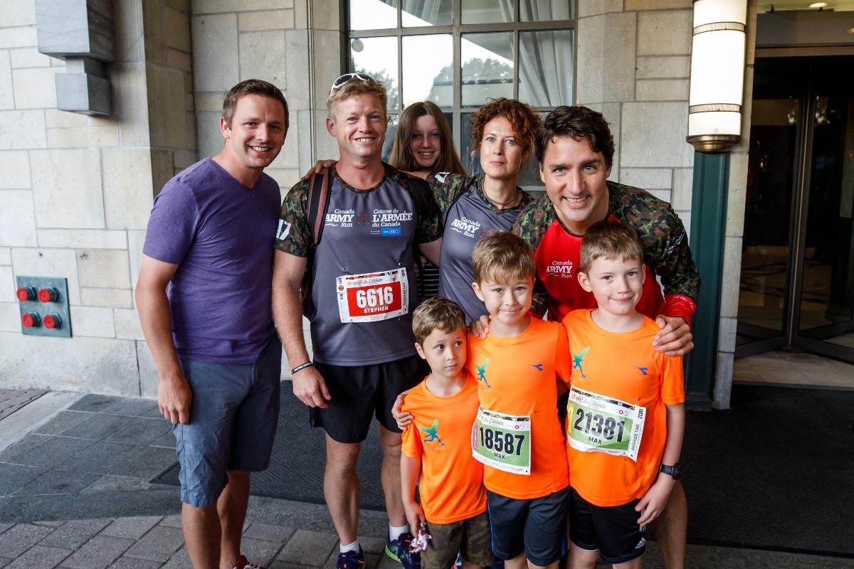 Hawkesbury Runners meet the Prime Minister