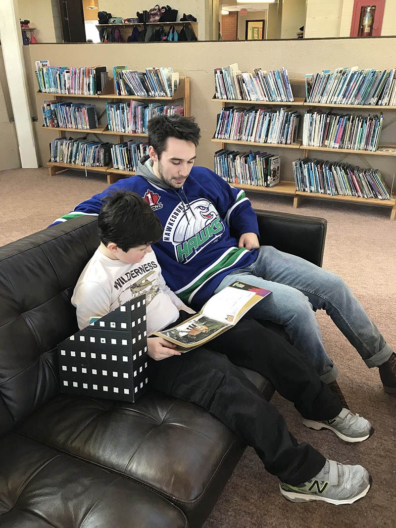 Collaboration with Hawkesbury Hawks helps build student literacy at Pleasant Corners Public School
