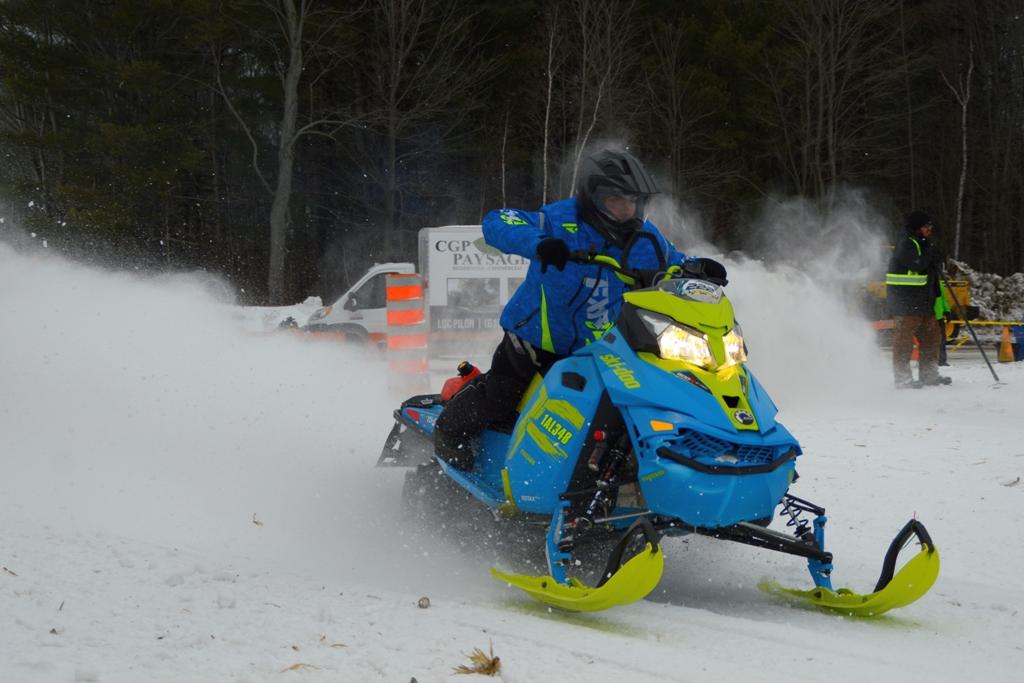 snow mobile drag racing