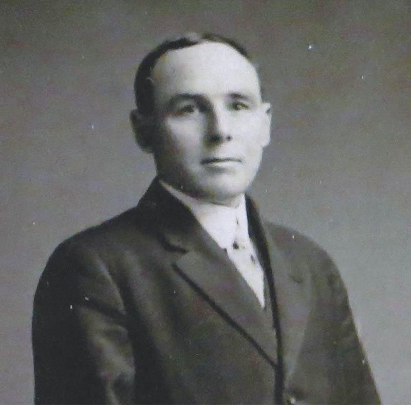 Celtic Music Hall of Fame Induction bio 2018 – Duncan Donald MacSweyn