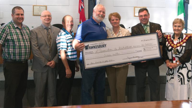 Titans basketball team gets $3000 from Hawkesbury Council