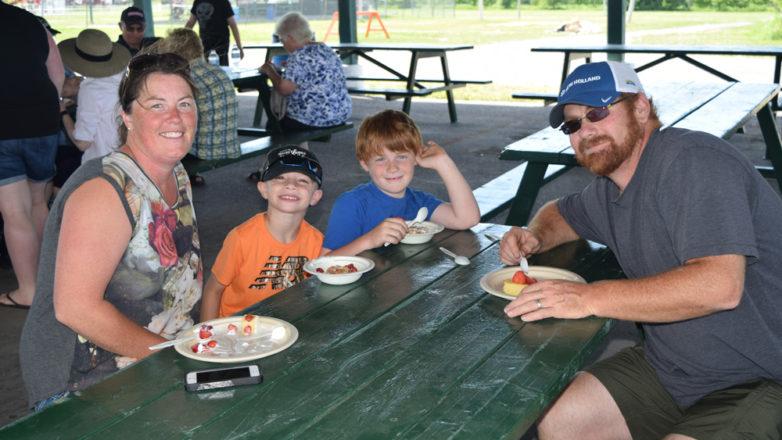 SGM_Horse Buggy Strawberry Social 2018 07 08 (209)