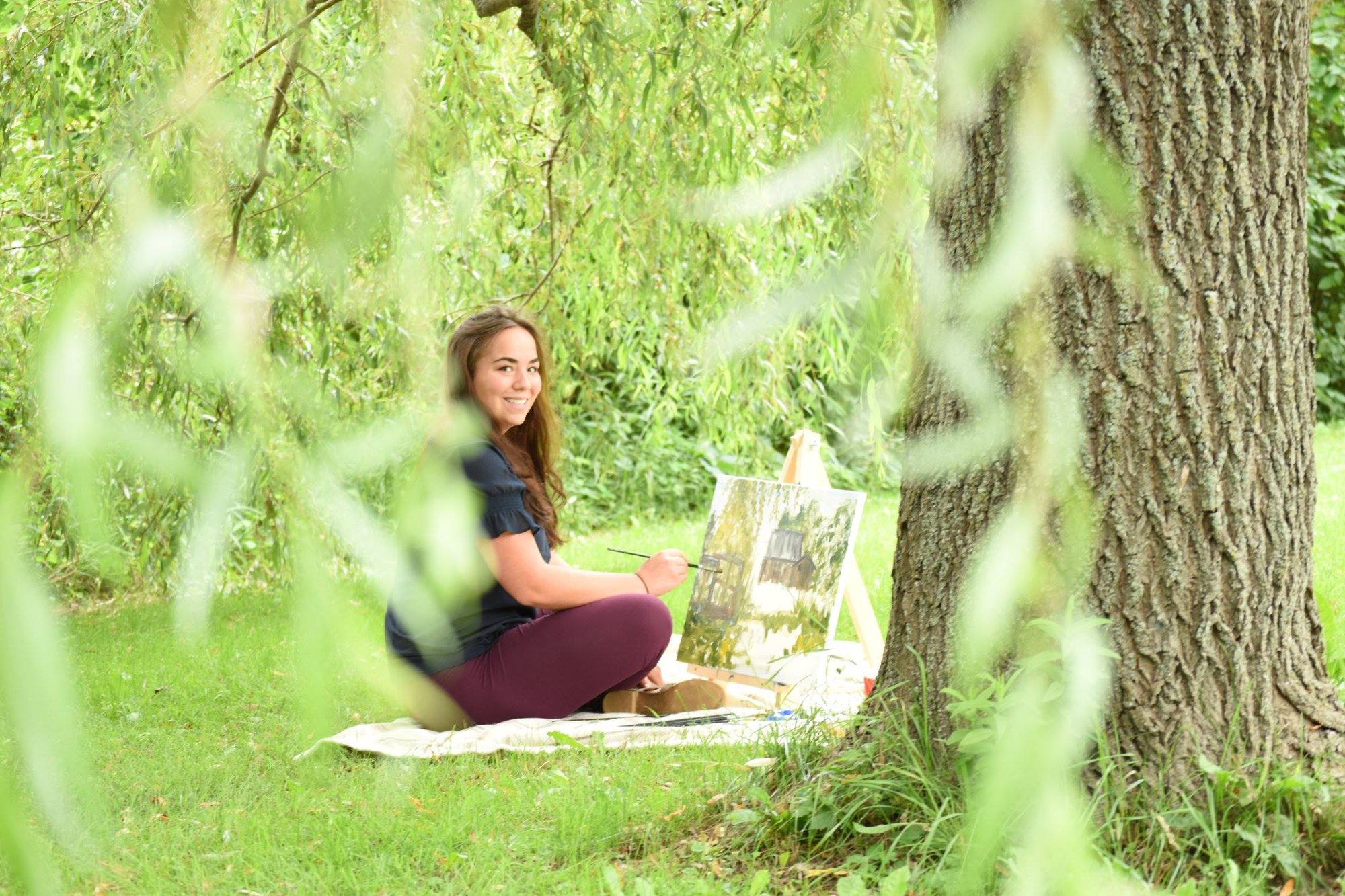 Painting in a garden: Choose your subject and then, create your own work of art