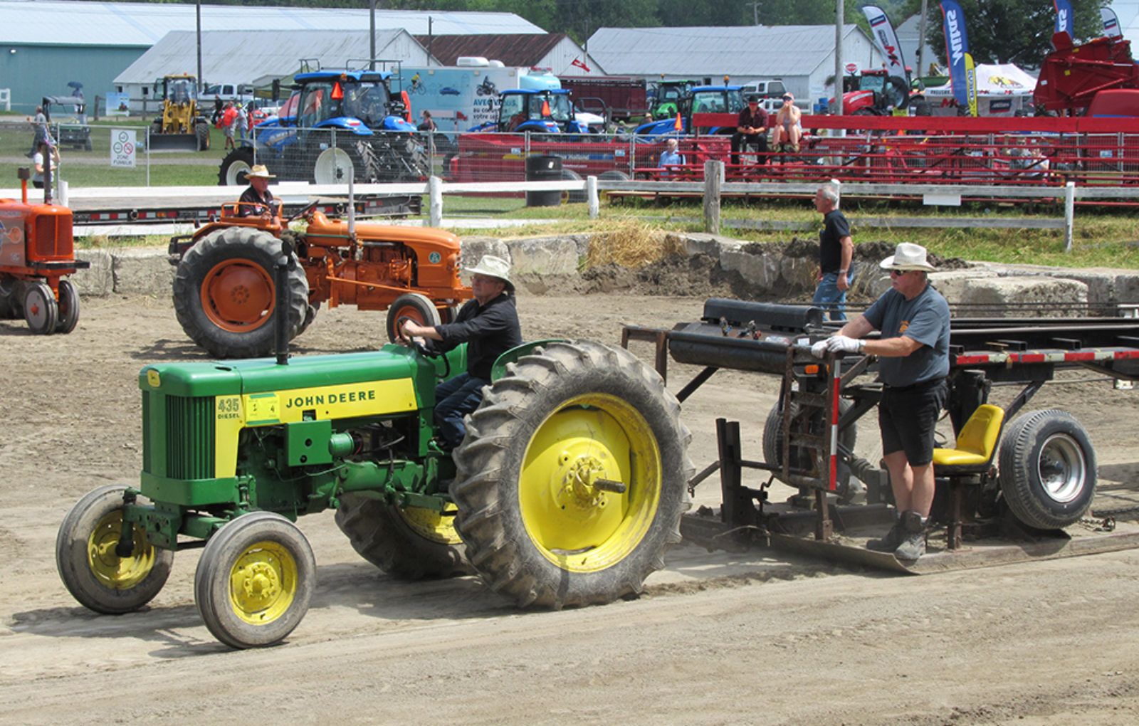 JM_JY1319_LachuteFairTractor02