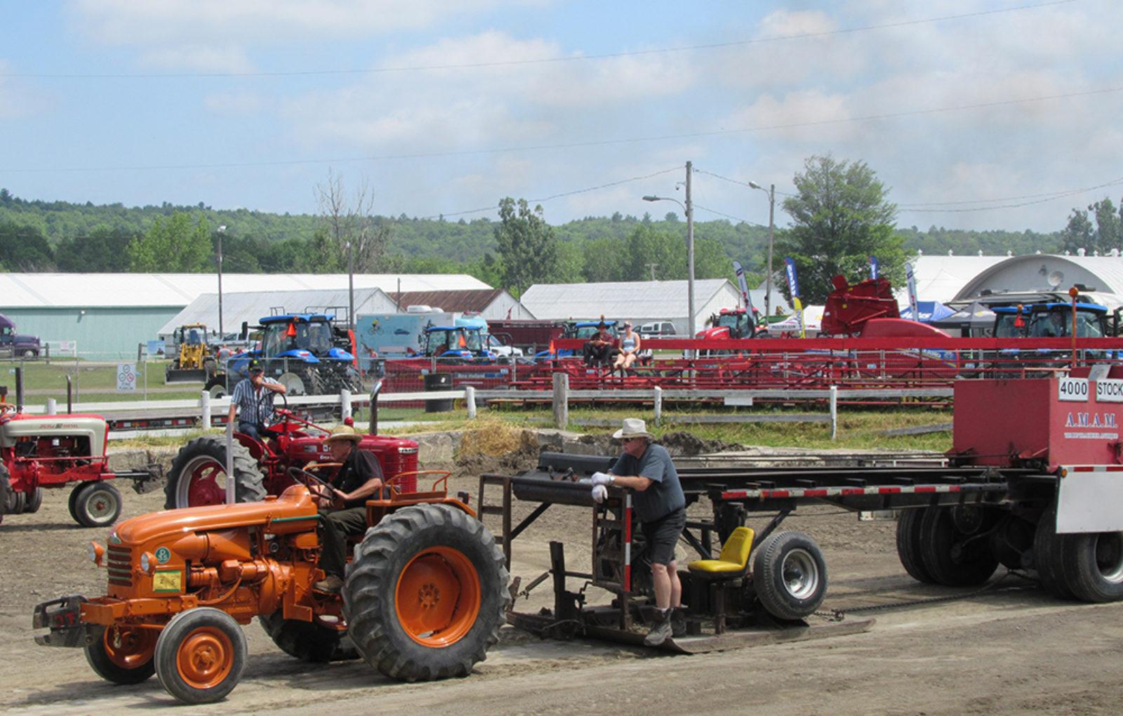 JM_JY1319_LachuteFairTractor04