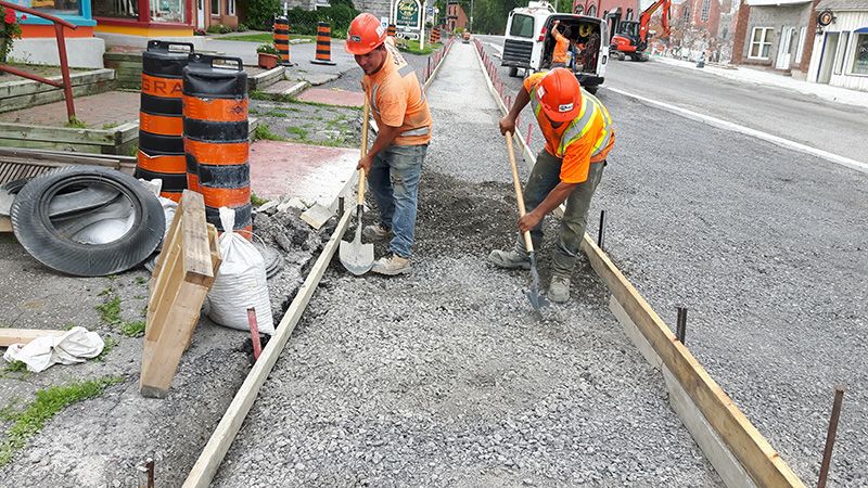 High Street looks narrow, but it is only a few inches narrower. Plus: the work will be finished soon