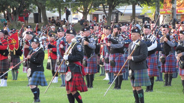 JM_AU0219_GHG-FridayMassBand11