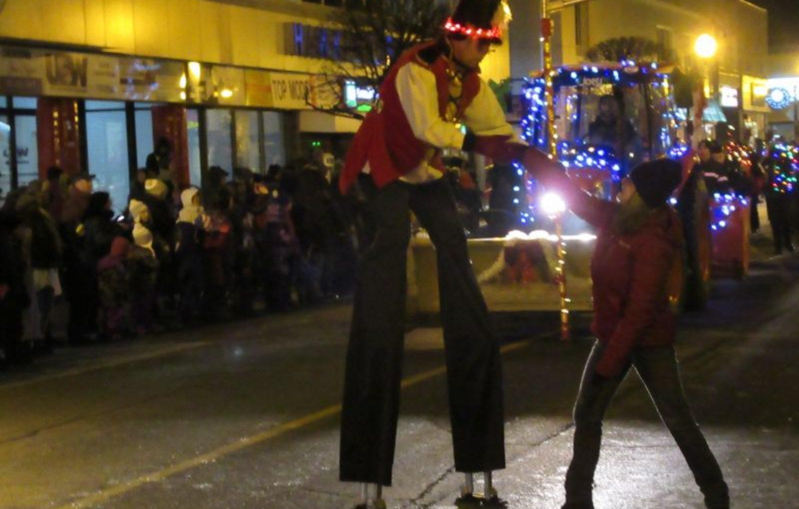 Meeting a man on stilts