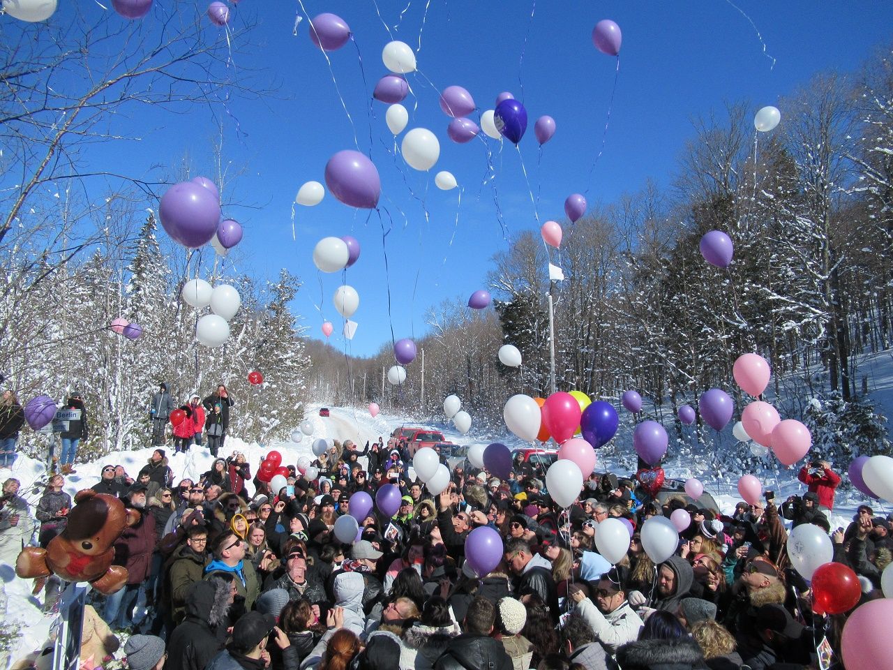 Emotional Sunday ceremony mourns Océane Boyer, mother collapses in grief