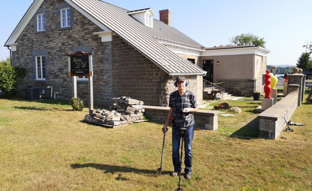 Amateur archaeologist donates historical artifacts to le Chenail Cultural Centre