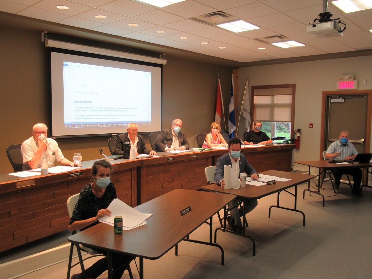 Campground revenue, road work, and septic inspections part of August 11 Grenville-sur-la-Rouge council meeting