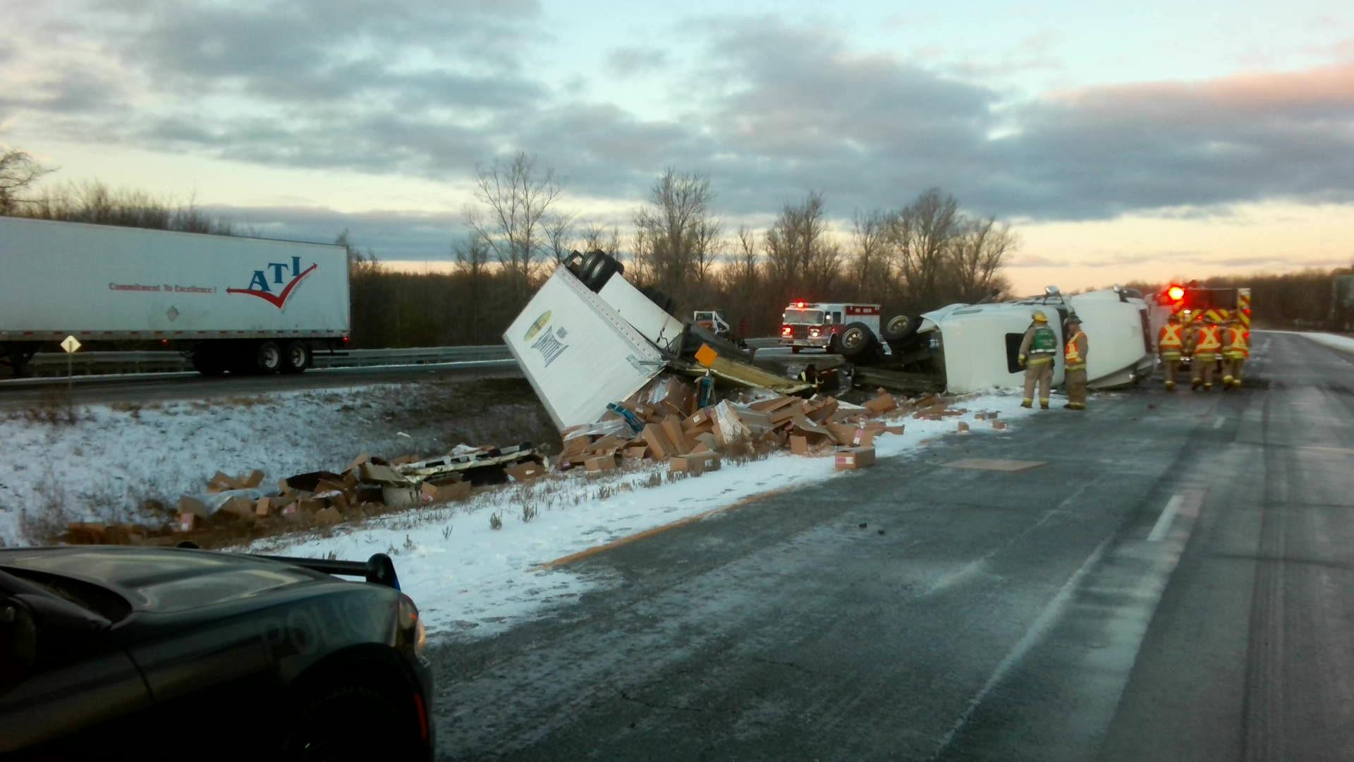 Collision closes 401 in South Glengarry