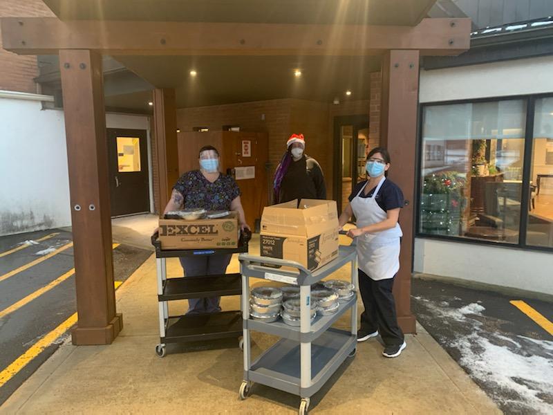 Restaurant donates Christmas meals to Prescott and Russell Residence