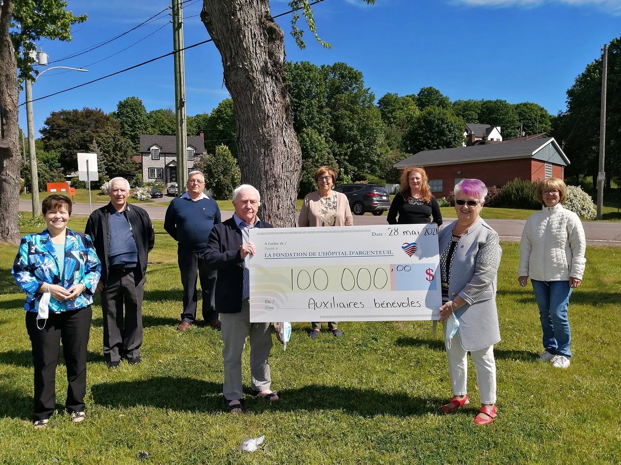 Lachute hospital auxiliary donates $100,000 to hospital foundation