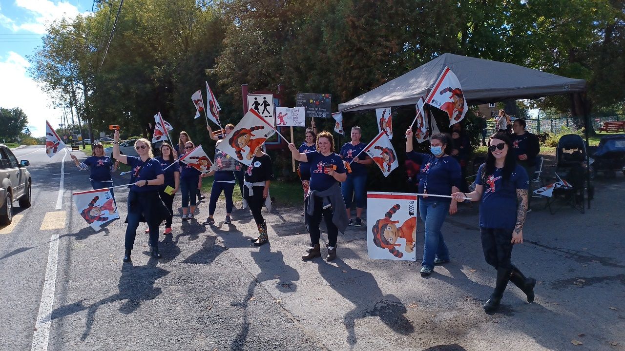 Grenville and St-André-d’Argenteuil day care workers hold one-day strike