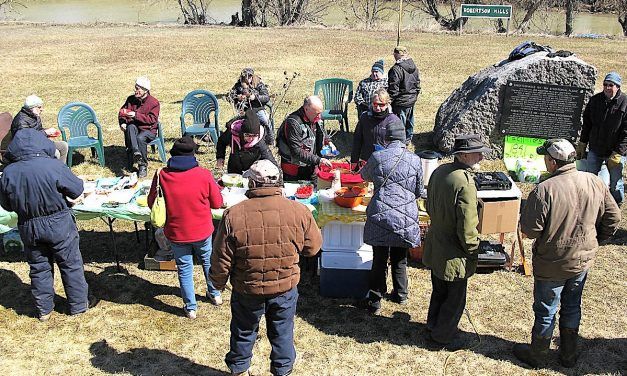 Dalkeith Historical Society Picnic and Paddle returns on a beautiful spring Saturday