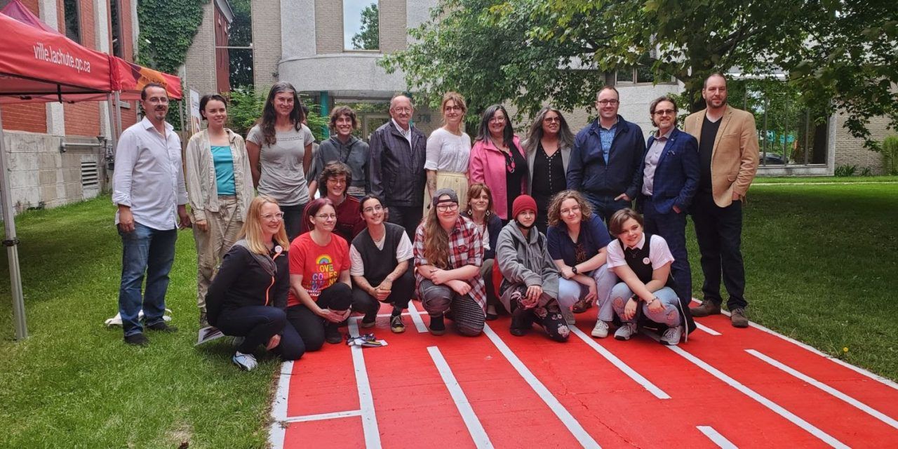 Students help create Pride sidewalk in Lachute