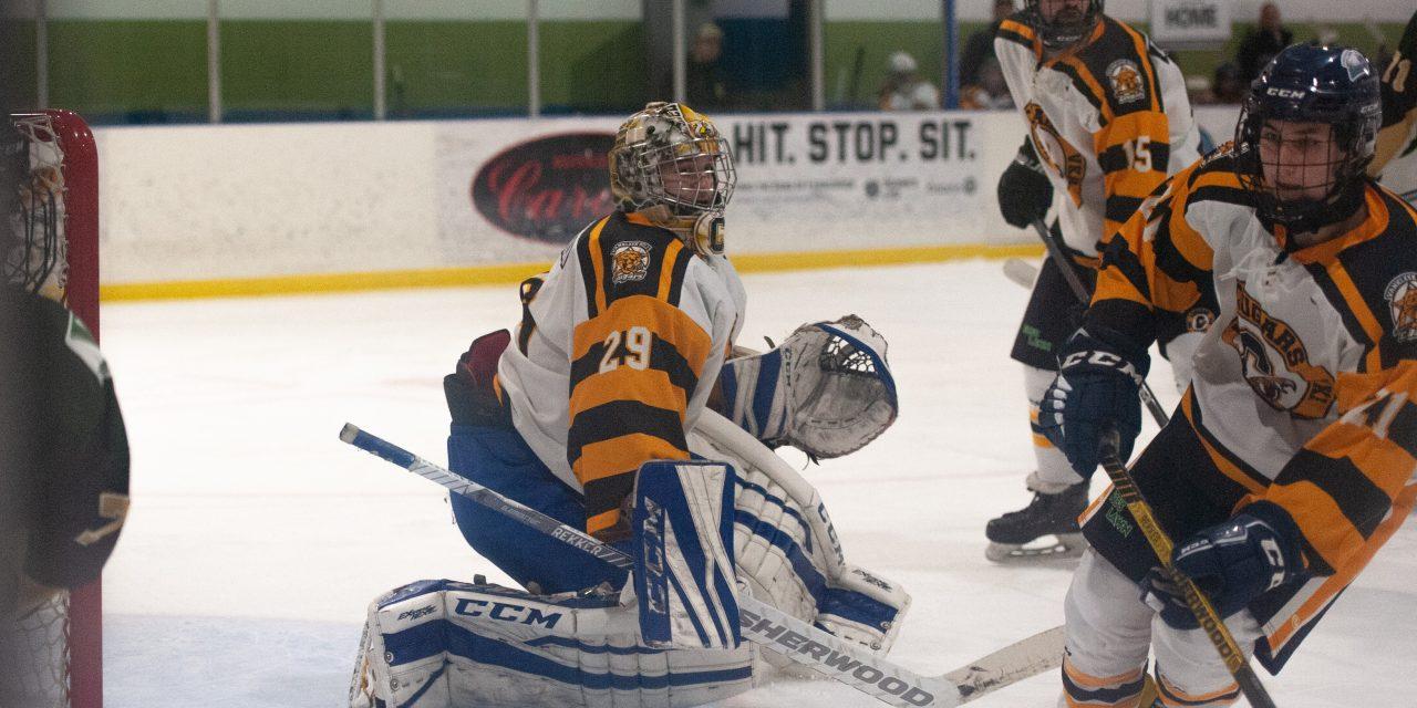 Clarence Castors score two goals late in the third to stun Vankleek Hill Cougars 2-1