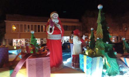 Photo Feature – Santa Claus comes to Lachute