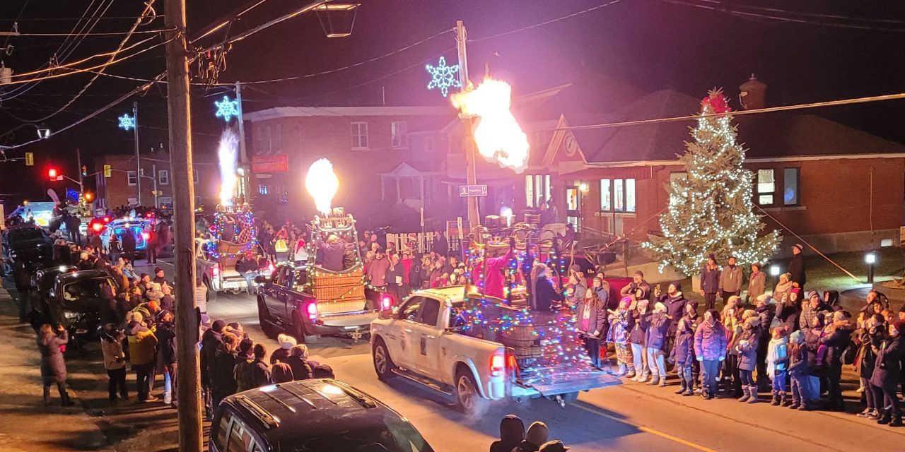 Champlain Christmas Parade delights large crowds in Vankleek Hill
