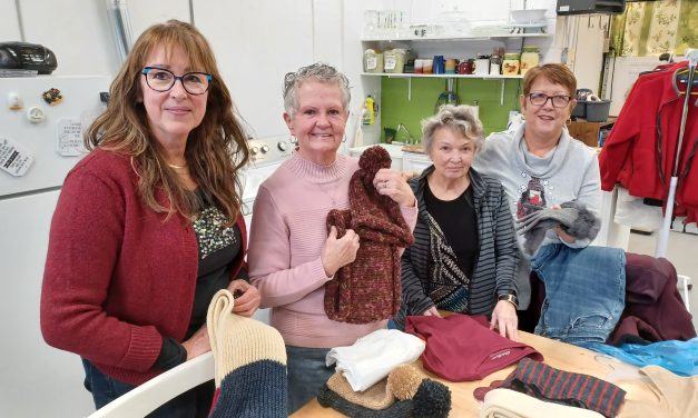 Dedicated volunteers at Boutique Madeleine
