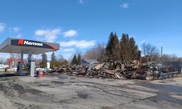 Fire destroys St-André-d’Argenteuil business