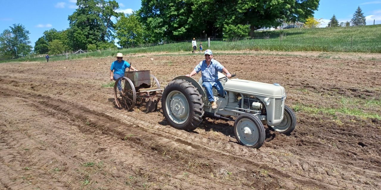 Antique Day weekend is coming to Sainte-Anne-de-Prescott