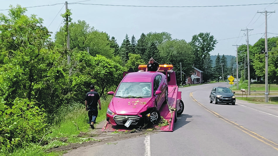 Driver arrested after crashing car near Grenville