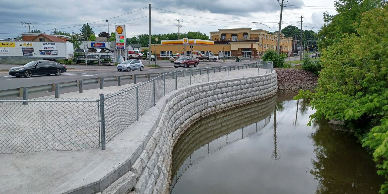 Hawkesbury retaining wall more expensive, but still under budget