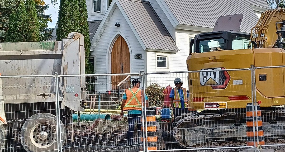 Truck hits hydrant in L’Orignal construction zone