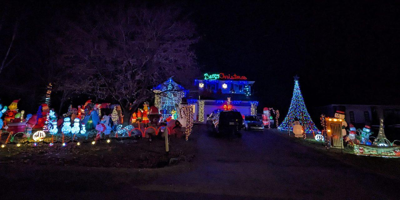 Rockland family raises funds for CHEO with light display