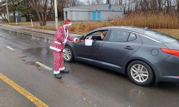 Grenville guignolée collects for Christmas boxes