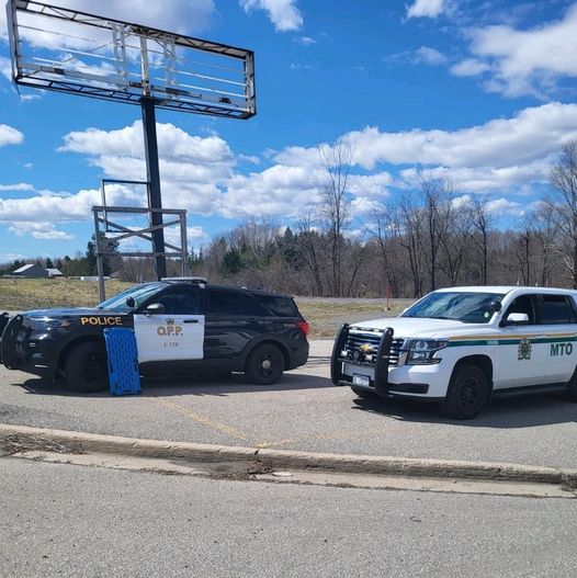 Charges issued for commercial vehicle safety violations in Hawkesbury