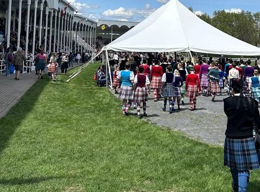 Hundreds show up for The Amazing Race Canada in Maxville