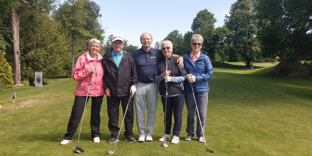 Hawkesbury golf tournament raises $4,000 for Roadrunners