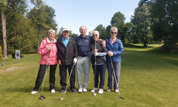 Hawkesbury golf tournament raises $4,000 for Roadrunners